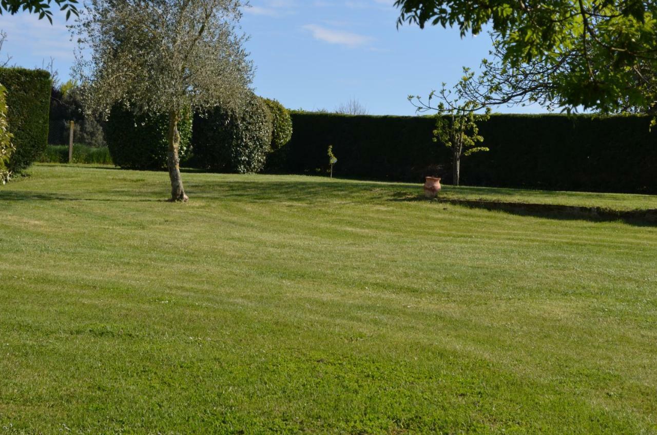 Logis De Chenac - Chambres Et Table D'Hotes Chenac Saint Seurin d'Uzet Luaran gambar