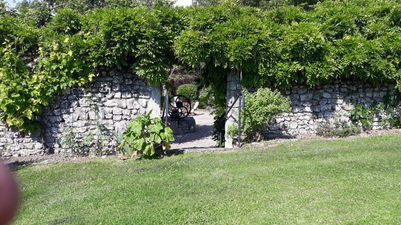 Logis De Chenac - Chambres Et Table D'Hotes Chenac Saint Seurin d'Uzet Luaran gambar
